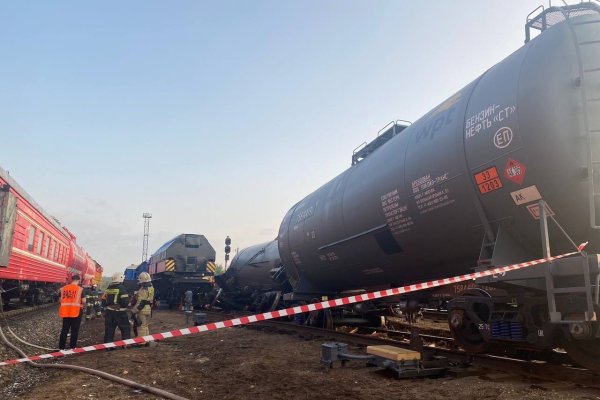 Дежурную и начальника железнодорожной станции осудили за сход вагонов в Коми 