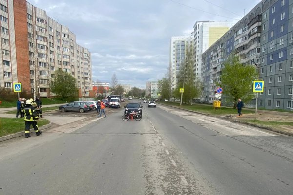 В Сыктывкаре иномарка сбила девушку-велосипедистку