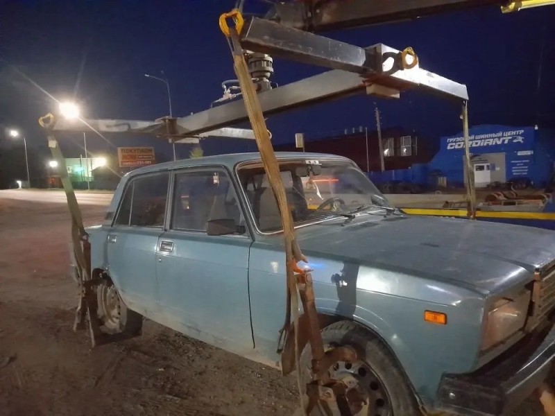 В Выльгорте сотрудники ГАИ поймали подростка за рулём ВАЗа 