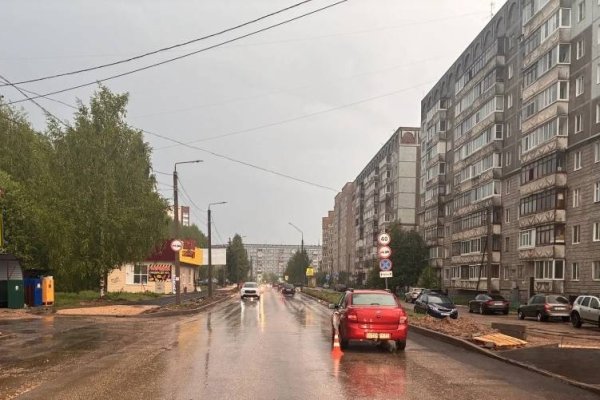 В Сыктывкаре под колеса 