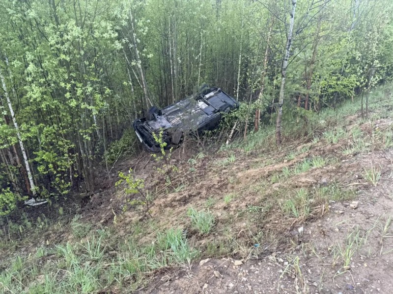 В Коми за сутки два автомобиля съехали в кювет