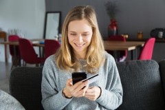 Авито открыл категорию сим-карт: первым оператором на платформе стал Билайн